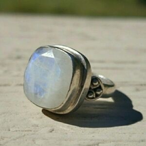 Vintage Handcrafted Moonstone Sterling Silver Handcrafted Ring 8g Sz 5